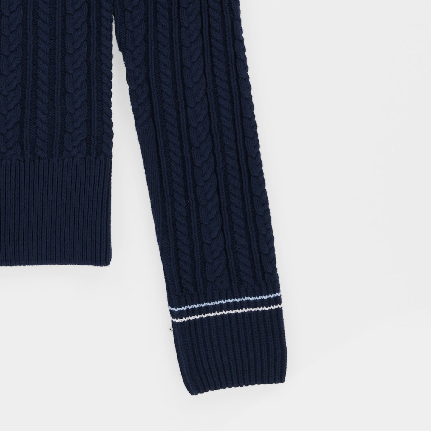 Womens V Neck Cable Sweater - Navy/White